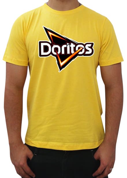 Camiseta amarela unissex com estampa em Dark Transfer